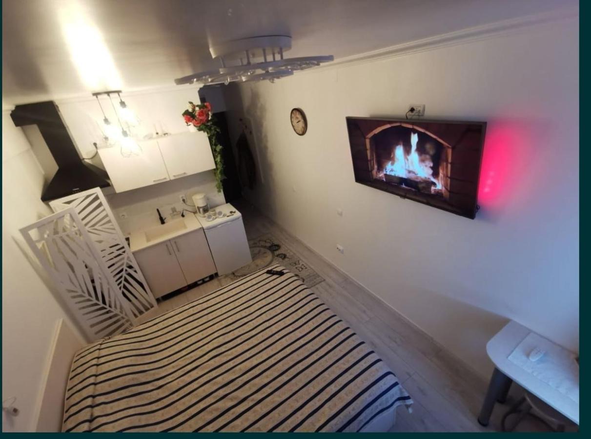 1 Small Studio, Central, Self Check In Sinaia Ngoại thất bức ảnh